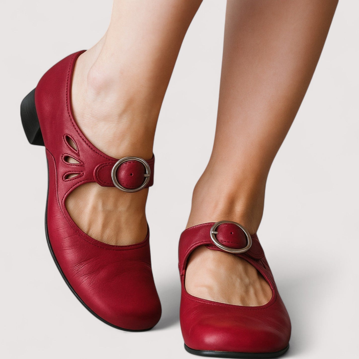 Clara | Escote elegante en ecopiel