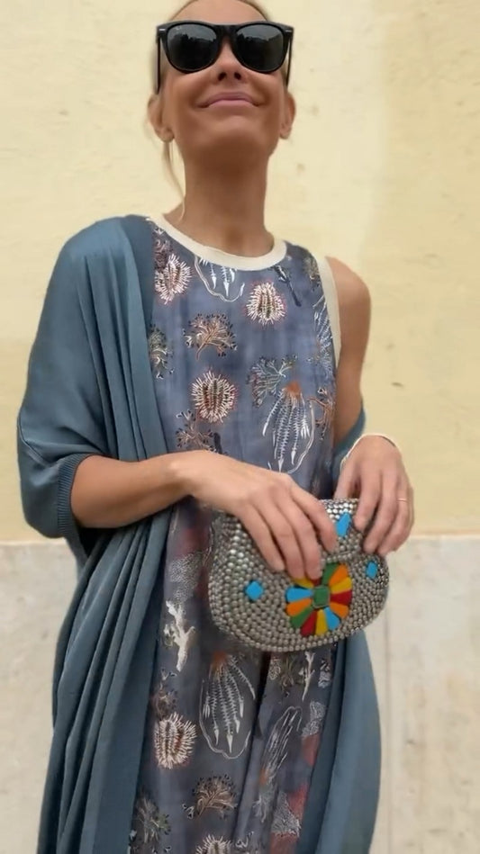 Floralia | Elegante vestido largo con chal a juego